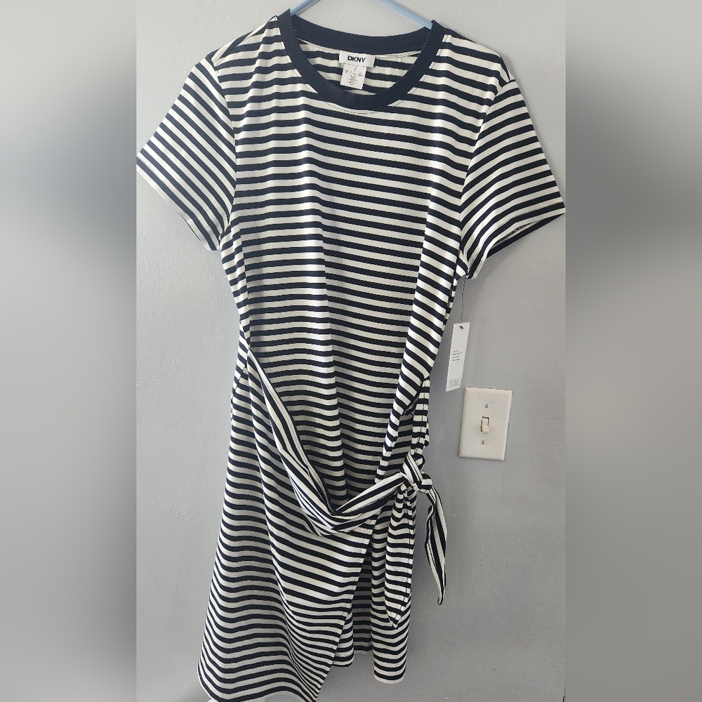 🆕️ DKNY T-Shirt Wrap Around Black & White Dress Size Large